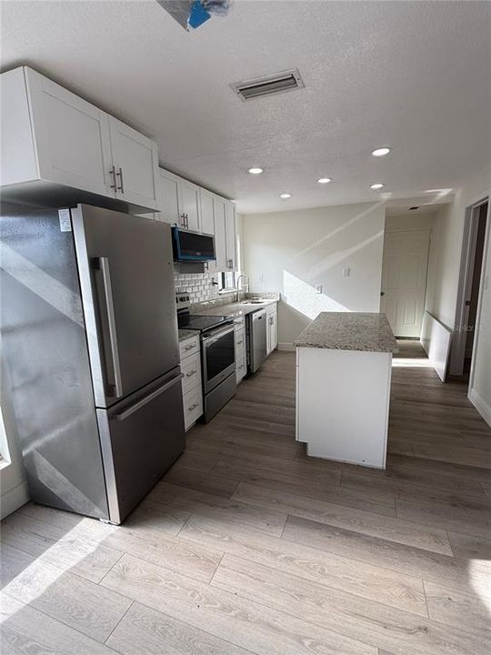 For Sale: $245,000 (3 beds, 2 baths, 780 Square Feet)