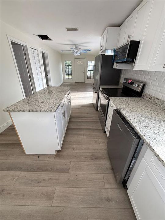 For Sale: $245,000 (3 beds, 2 baths, 780 Square Feet)