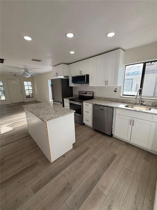 For Sale: $245,000 (3 beds, 2 baths, 780 Square Feet)