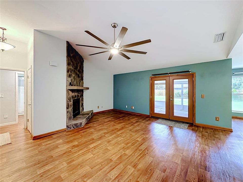 En Venta: $285,000 (3 camas, 2 baños, 1208 Pies cuadrados)
