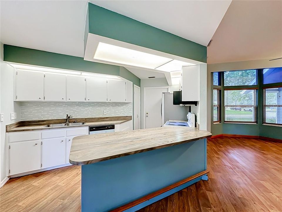 En Venta: $285,000 (3 camas, 2 baños, 1208 Pies cuadrados)