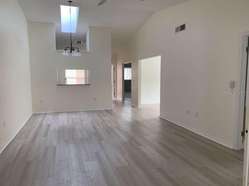 На продажу: $214,995 (2 спален, 2 ванн, 1189 Квадратных фут)