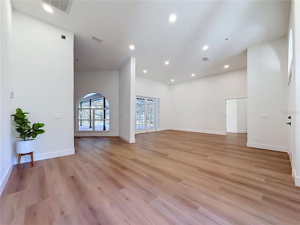 На продажу: $895,000 (5 спален, 3 ванн, 2804 Квадратных фут)