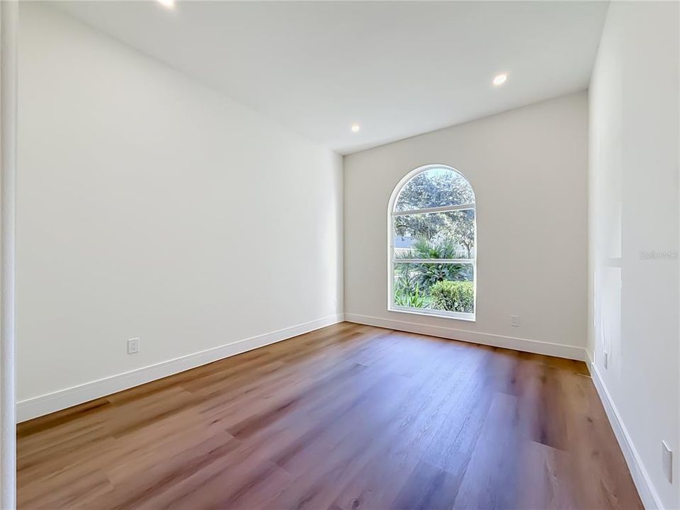 На продажу: $895,000 (5 спален, 3 ванн, 2804 Квадратных фут)