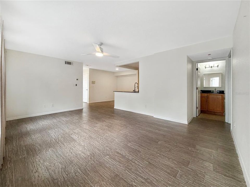 В аренду: $1,650 (1 спален, 1 ванн, 827 Квадратных фут)