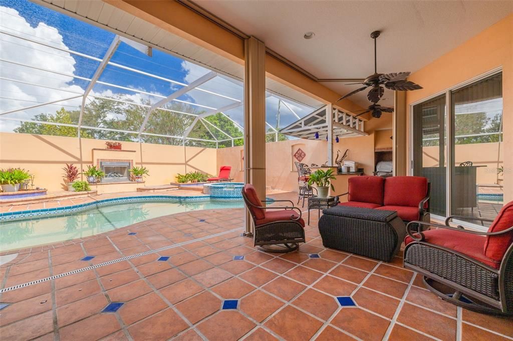 En Venta: $875,000 (4 camas, 2 baños, 2265 Pies cuadrados)