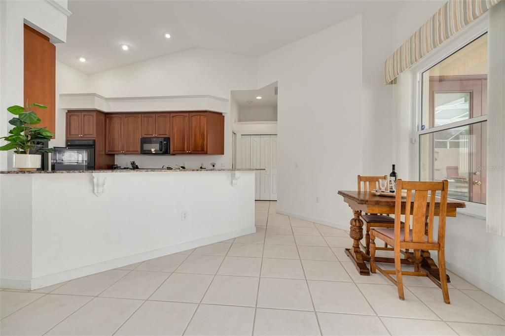 En Venta: $875,000 (4 camas, 2 baños, 2265 Pies cuadrados)