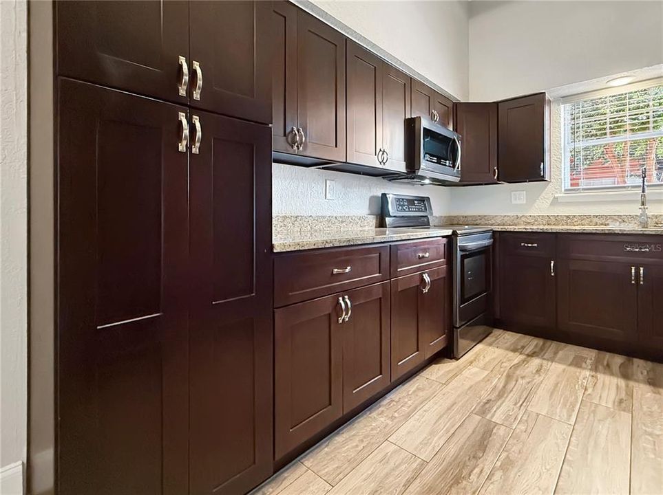 На продажу: $189,500 (2 спален, 2 ванн, 994 Квадратных фут)
