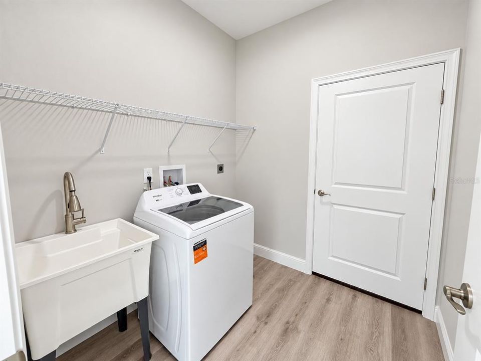 For Sale: $340,000 (4 beds, 2 baths, 2187 Square Feet)