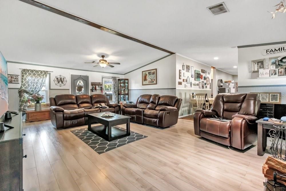 For Sale: $314,990 (3 beds, 2 baths, 1782 Square Feet)