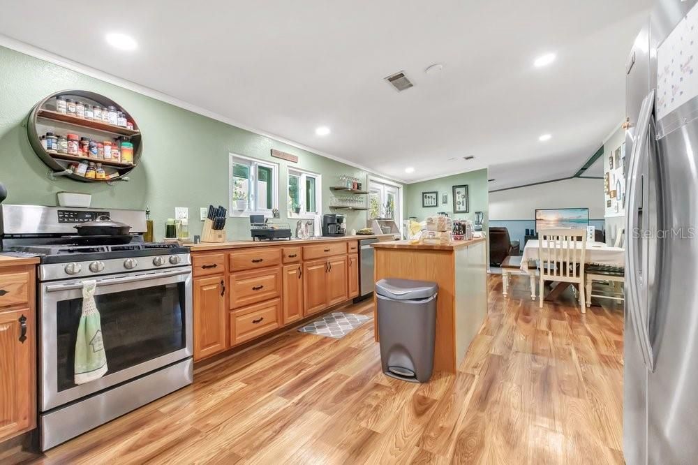 For Sale: $314,990 (3 beds, 2 baths, 1782 Square Feet)