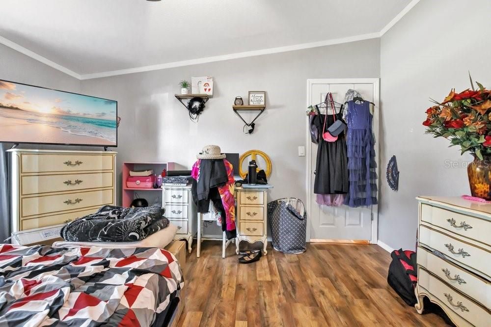 For Sale: $314,990 (3 beds, 2 baths, 1782 Square Feet)