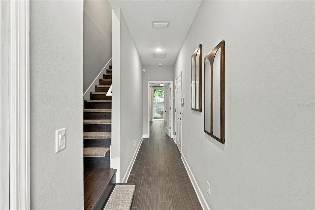 En Venta: $689,000 (3 camas, 3 baños, 1814 Pies cuadrados)