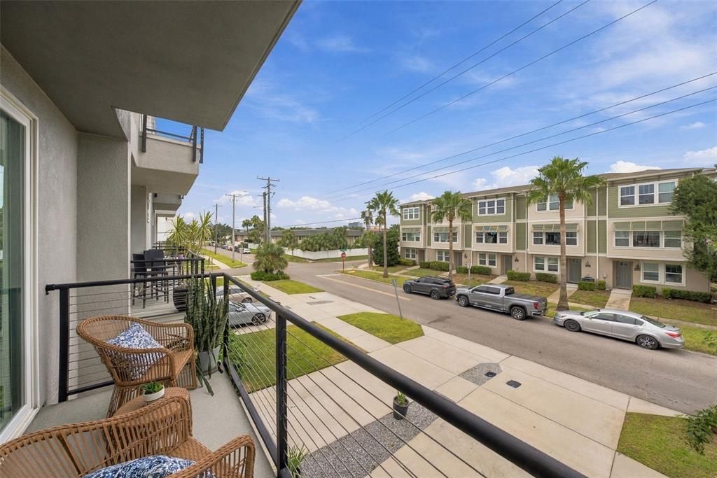 En Venta: $689,000 (3 camas, 3 baños, 1814 Pies cuadrados)