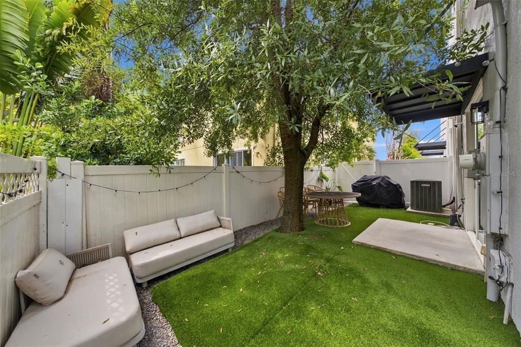 En Venta: $689,000 (3 camas, 3 baños, 1814 Pies cuadrados)