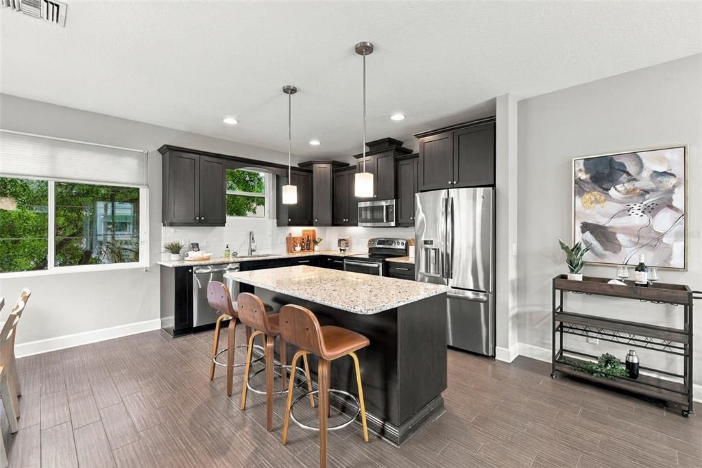 En Venta: $689,000 (3 camas, 3 baños, 1814 Pies cuadrados)