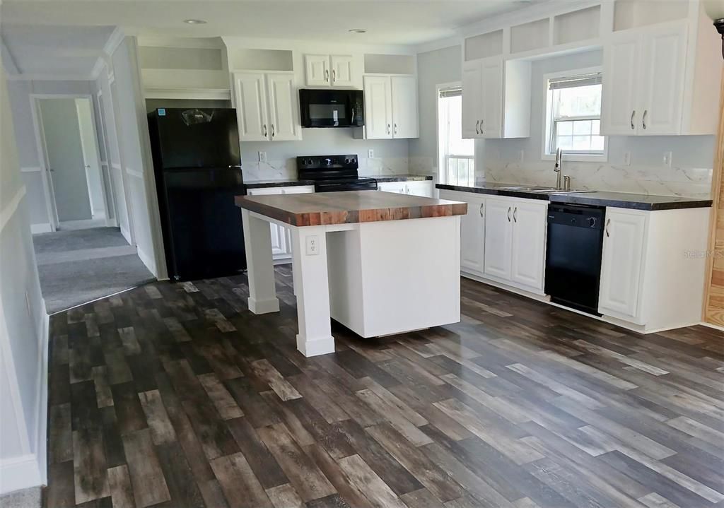 For Sale: $269,900 (4 beds, 2 baths, 2280 Square Feet)