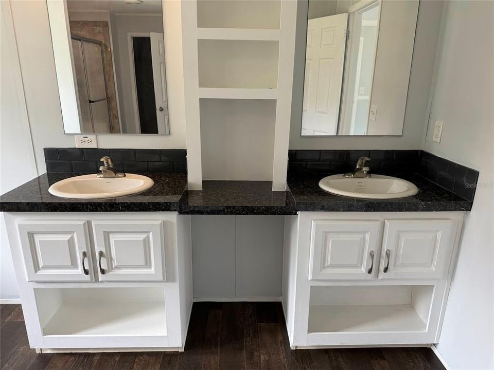 For Sale: $269,900 (4 beds, 2 baths, 2280 Square Feet)