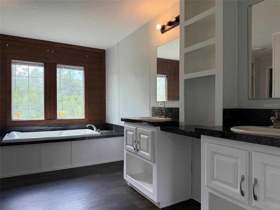 For Sale: $269,900 (4 beds, 2 baths, 2280 Square Feet)