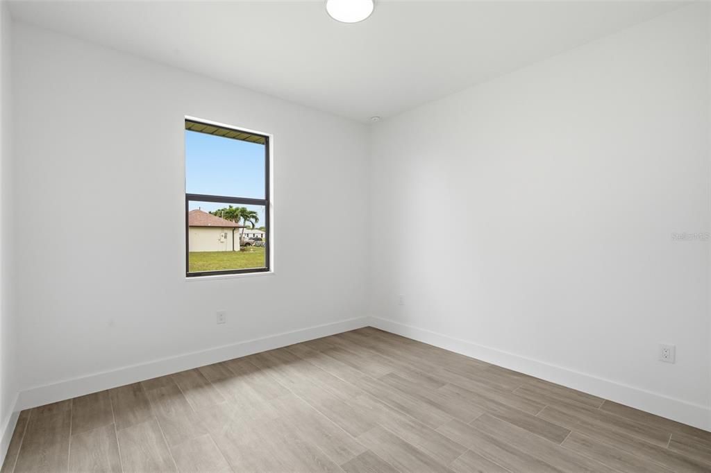En Venta: $430,000 (4 camas, 2 baños, 1657 Pies cuadrados)