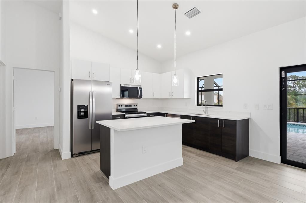 En Venta: $430,000 (4 camas, 2 baños, 1657 Pies cuadrados)
