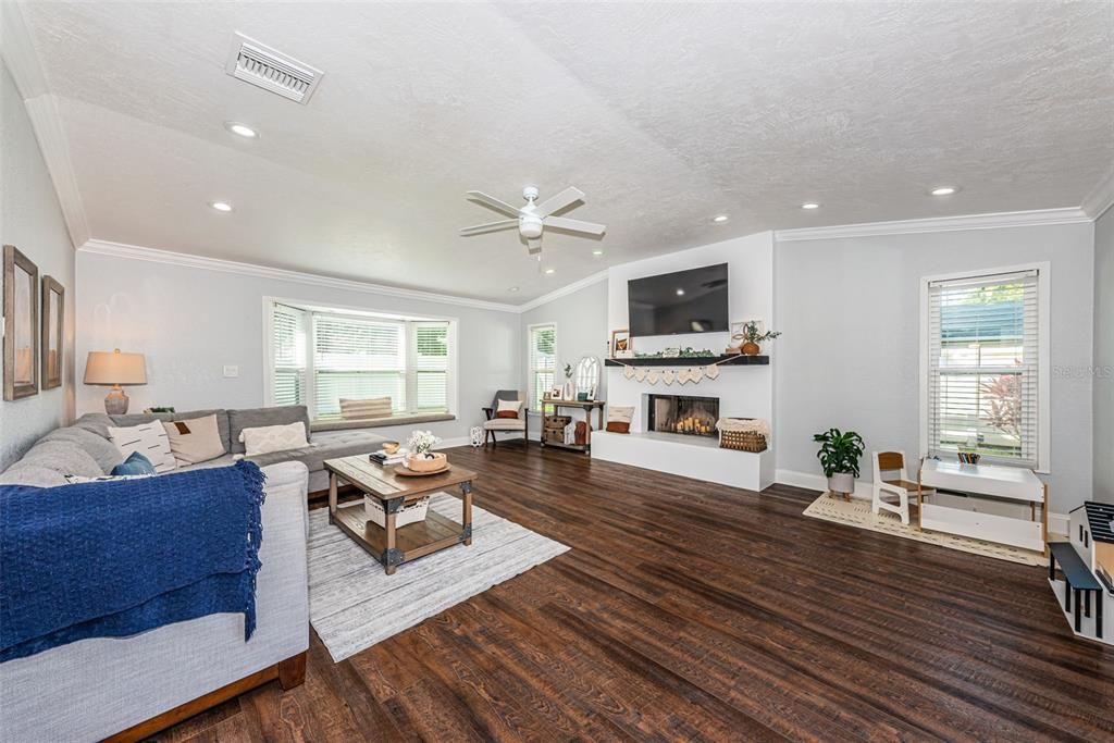 For Sale: $580,000 (3 beds, 2 baths, 1775 Square Feet)