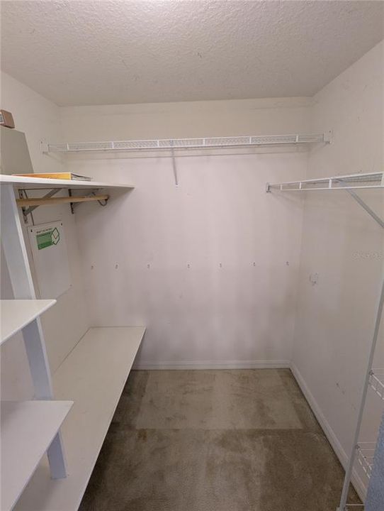 В аренду: $2,350 (4 спален, 0 ванн, 1868 Квадратных фут)