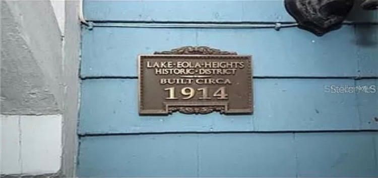 For Rent: $2,400 (2 beds, 2 baths, 2800 Square Feet)