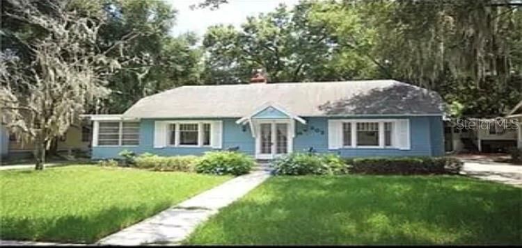 For Rent: $2,400 (2 beds, 2 baths, 2800 Square Feet)