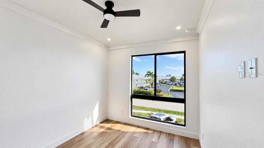 For Rent: $1,995 (3 beds, 2 baths, 1461 Square Feet)