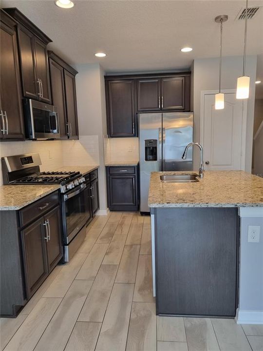 For Sale: $320,000 (3 beds, 2 baths, 1490 Square Feet)