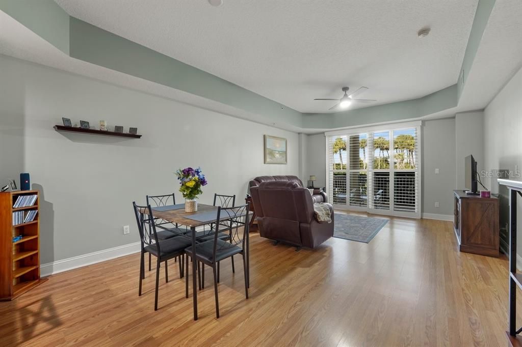 For Sale: $388,000 (2 beds, 2 baths, 1438 Square Feet)