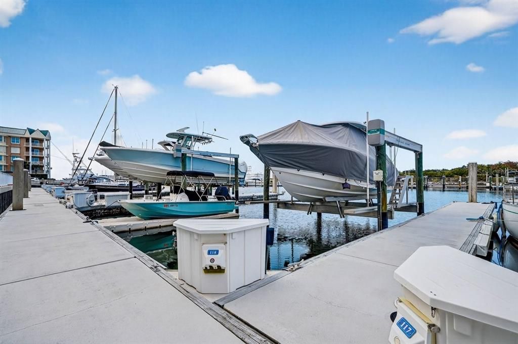 For Sale: $388,000 (2 beds, 2 baths, 1438 Square Feet)