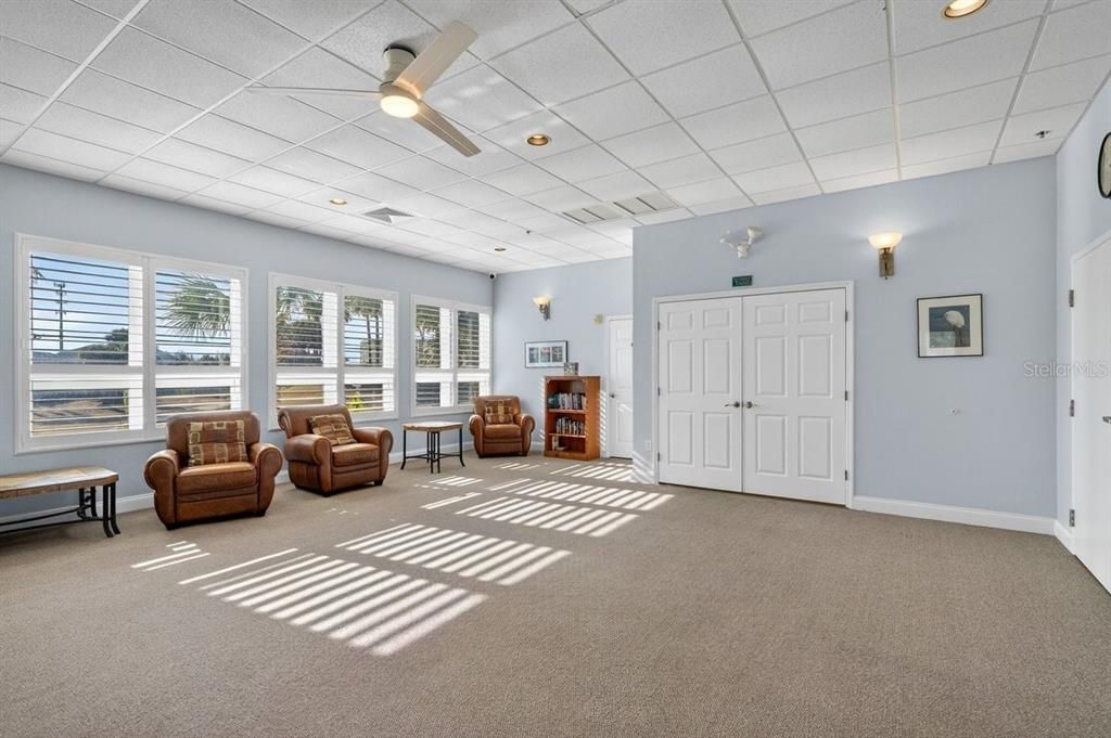 For Sale: $388,000 (2 beds, 2 baths, 1438 Square Feet)