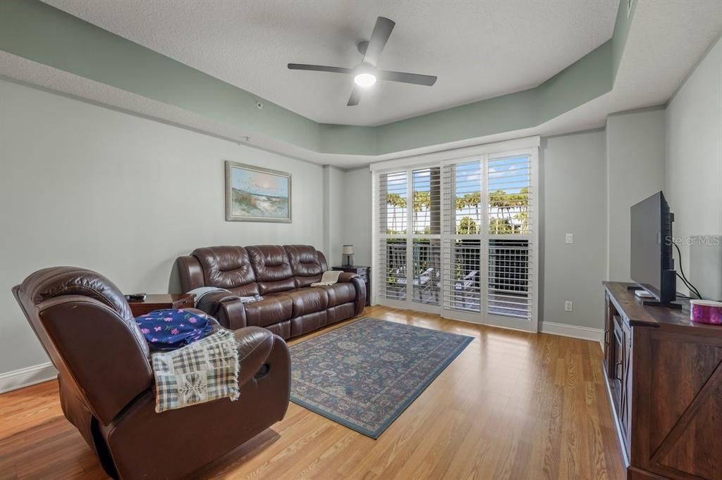 For Sale: $388,000 (2 beds, 2 baths, 1438 Square Feet)