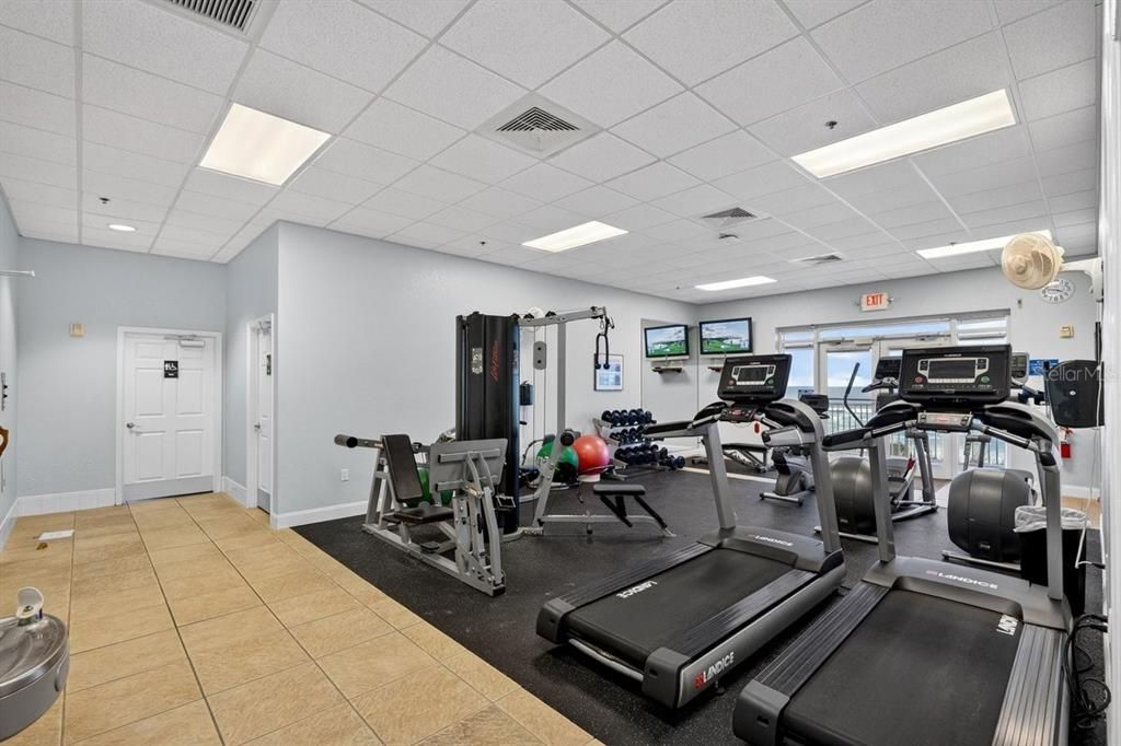 For Sale: $388,000 (2 beds, 2 baths, 1438 Square Feet)