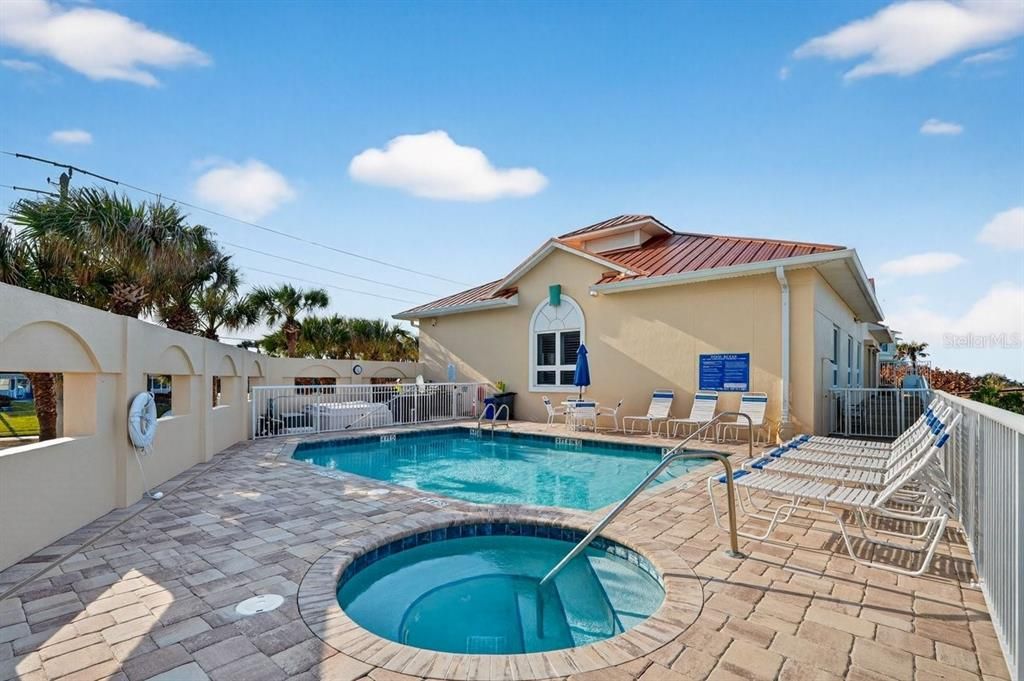 For Sale: $388,000 (2 beds, 2 baths, 1438 Square Feet)