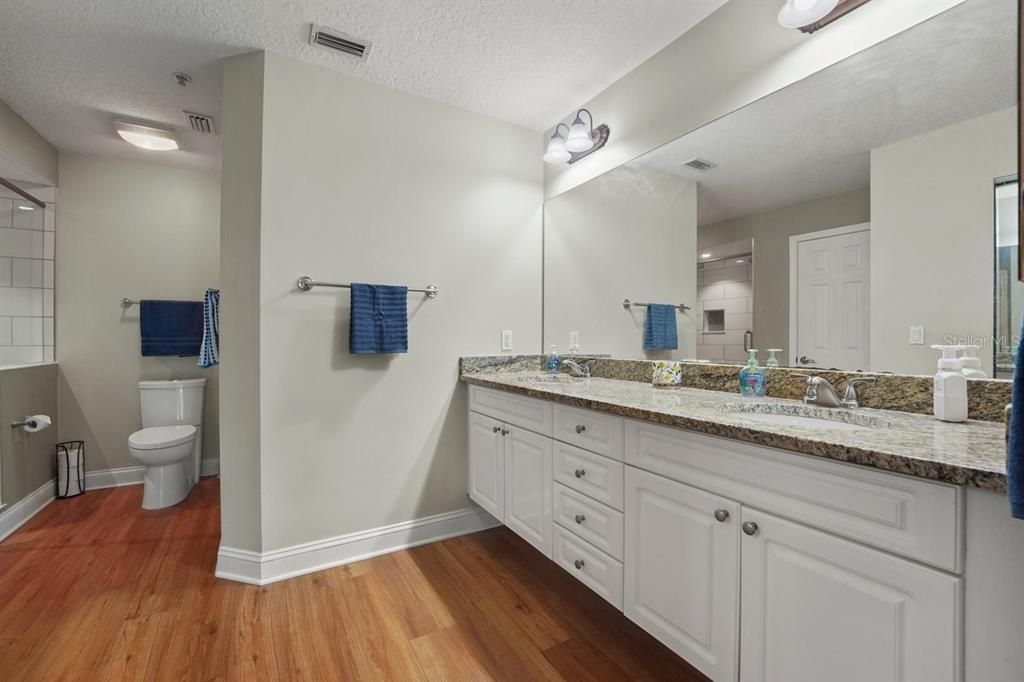 For Sale: $388,000 (2 beds, 2 baths, 1438 Square Feet)