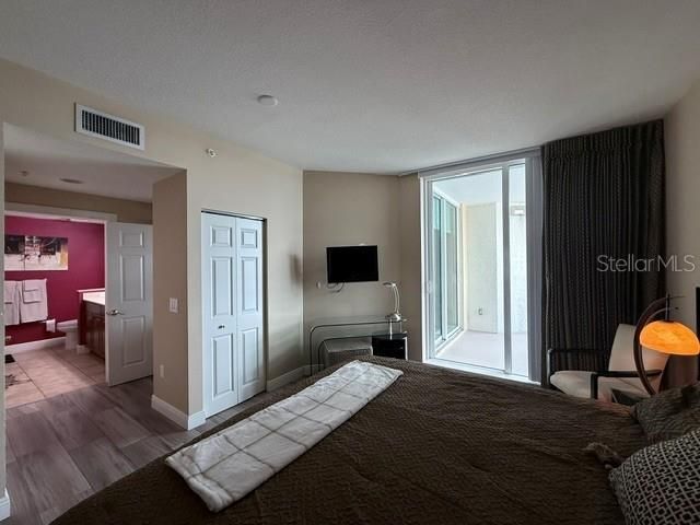 В аренду: $5,500 (2 спален, 2 ванн, 1310 Квадратных фут)