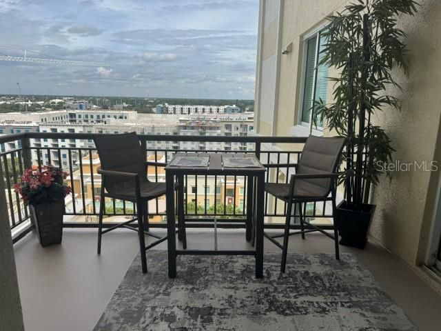 В аренду: $5,500 (2 спален, 2 ванн, 1310 Квадратных фут)
