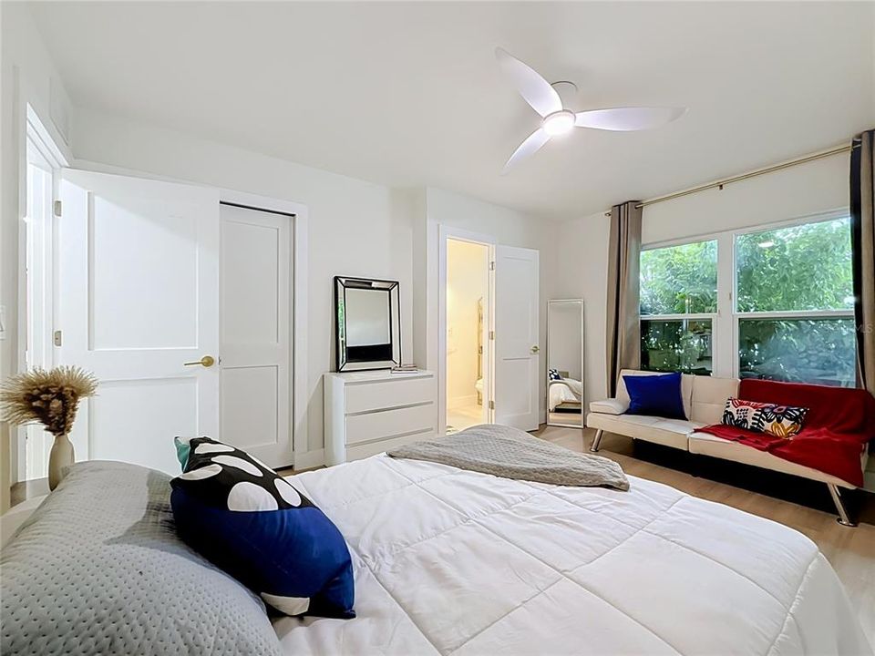 For Sale: $469,000 (3 beds, 2 baths, 1274 Square Feet)