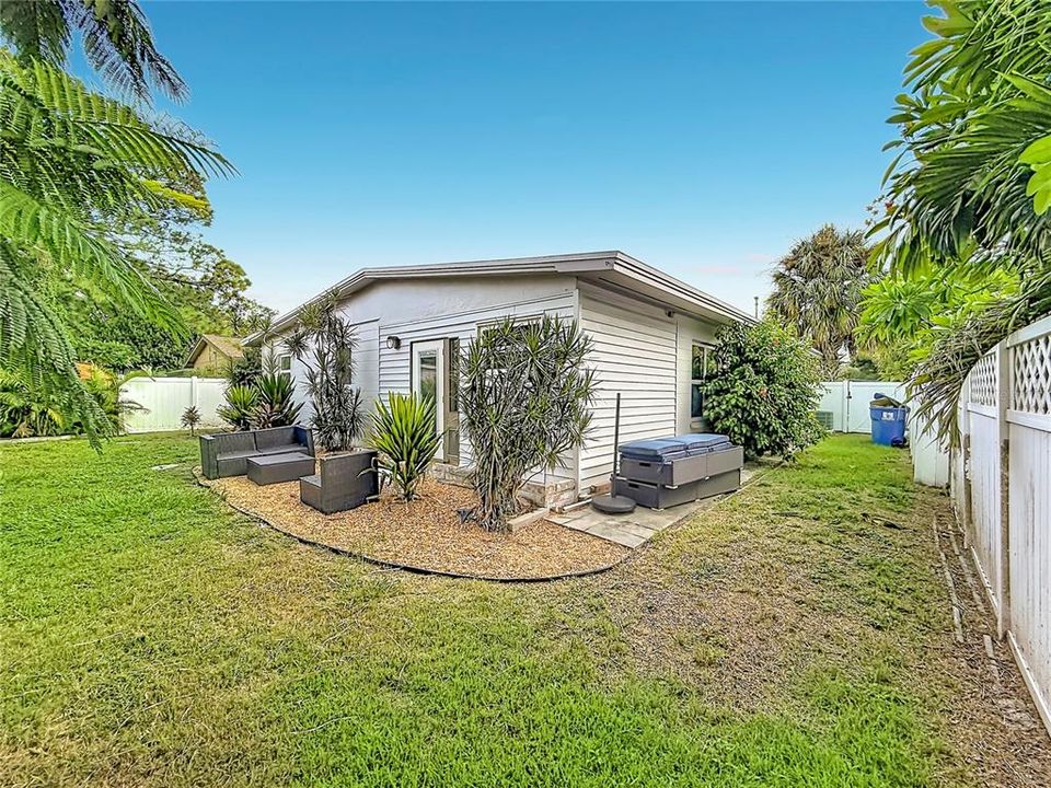 For Sale: $469,000 (3 beds, 2 baths, 1274 Square Feet)