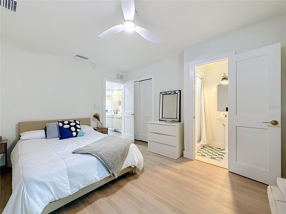 For Sale: $469,000 (3 beds, 2 baths, 1274 Square Feet)