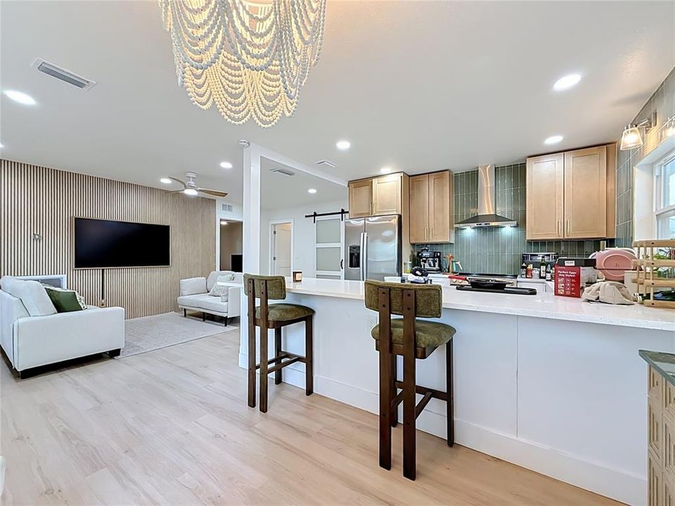 For Sale: $469,000 (3 beds, 2 baths, 1274 Square Feet)