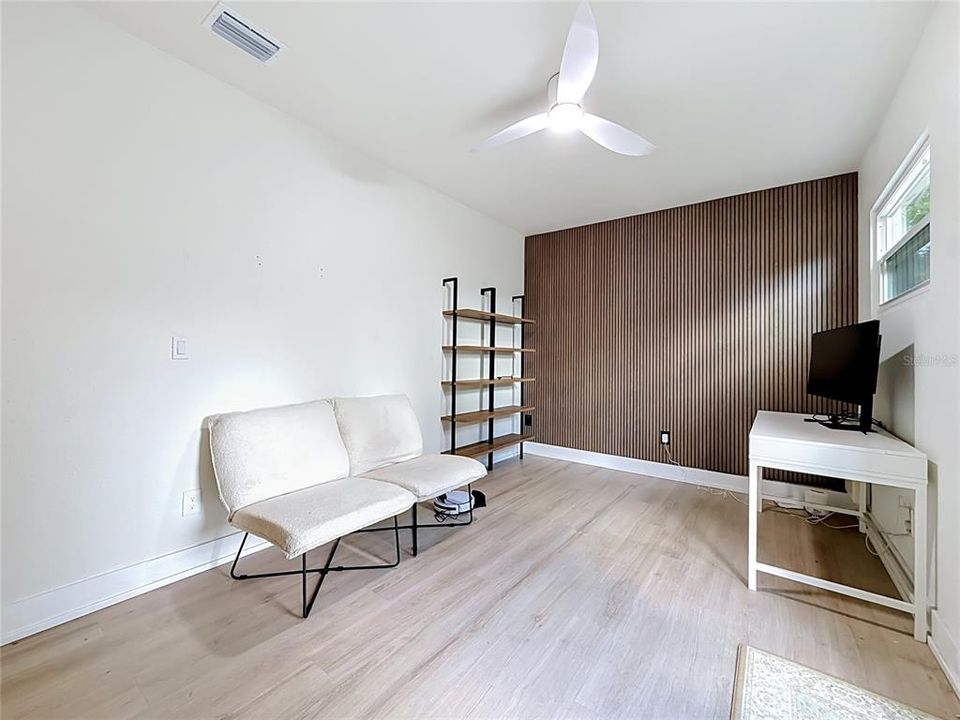 For Sale: $469,000 (3 beds, 2 baths, 1274 Square Feet)