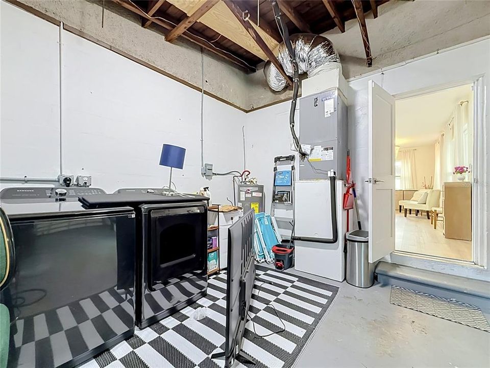 For Sale: $469,000 (3 beds, 2 baths, 1274 Square Feet)