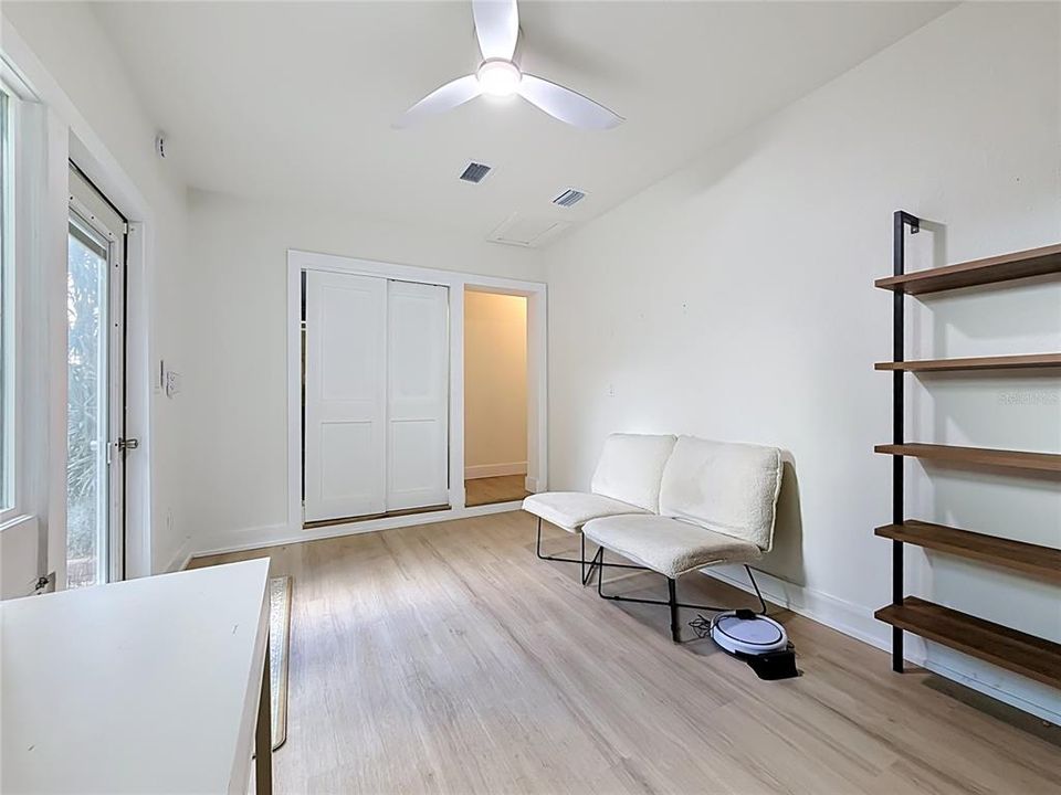 For Sale: $469,000 (3 beds, 2 baths, 1274 Square Feet)