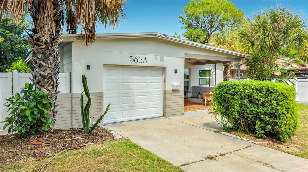 For Sale: $469,000 (3 beds, 2 baths, 1274 Square Feet)