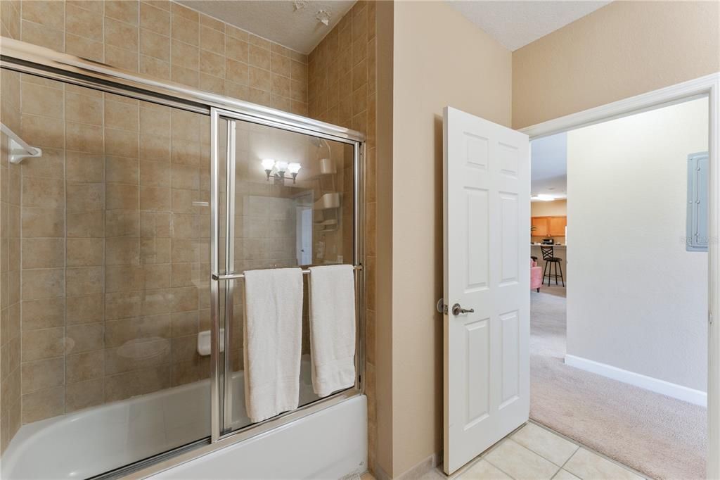 В аренду: $2,400 (3 спален, 2 ванн, 1269 Квадратных фут)