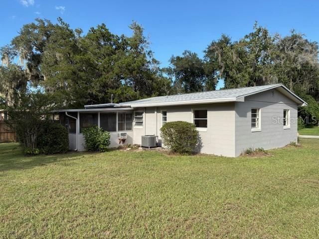 For Sale: $195,000 (2 beds, 1 baths, 786 Square Feet)
